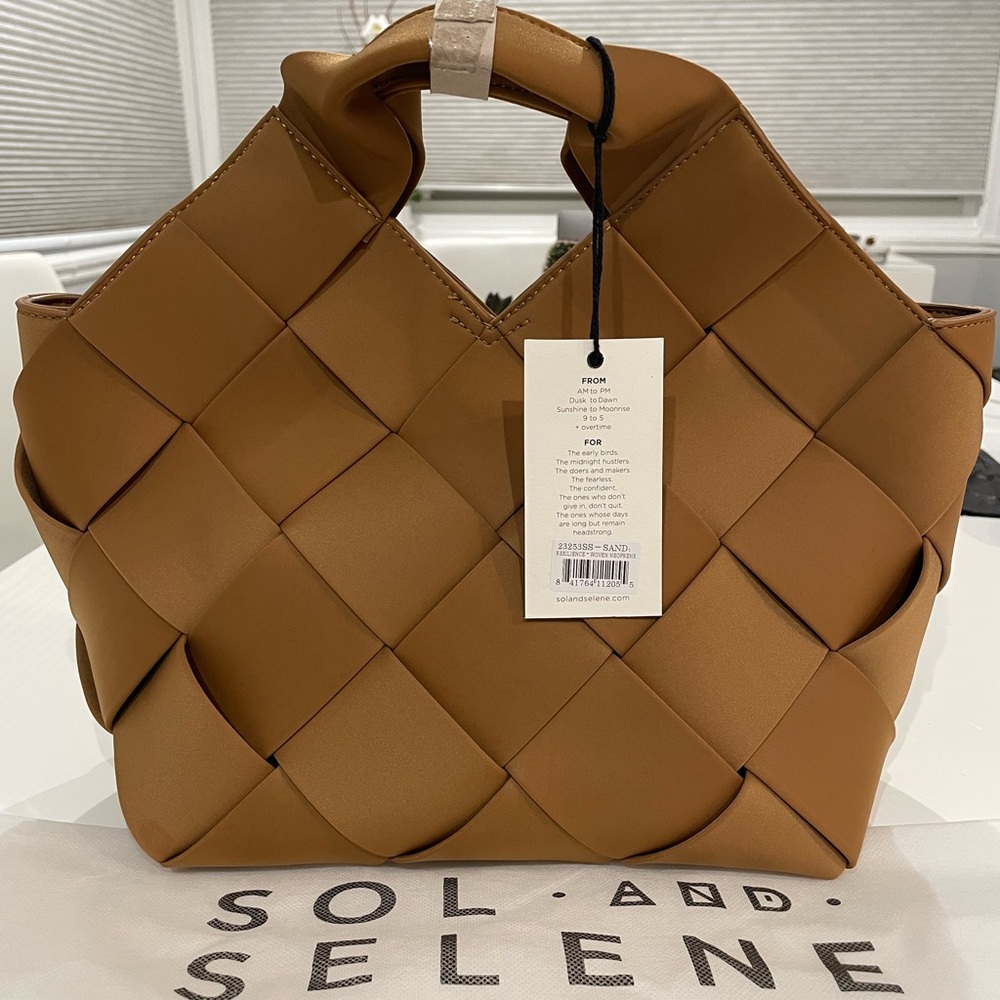 Sol and Selene “Resilience” Woven Neoprene Bag ~ Sand ~ NWT - Picture 4 of 9